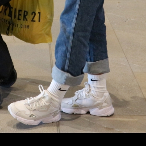 Adidas Falcon - Picture 2 of 16